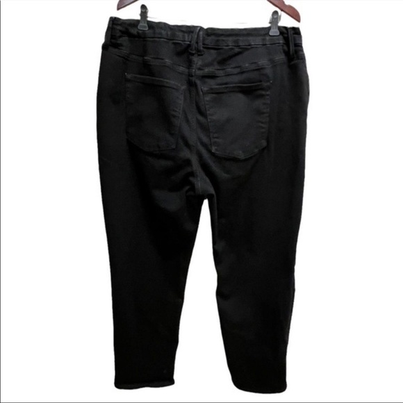 Good American - Always Fit - One-Size-Fits-Four Design - Picture 5 of 11